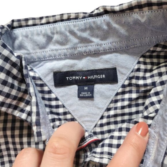 Tommy Hilfiger Men’s Checkered Button Down Shirt Size M - Picture 2 of 7